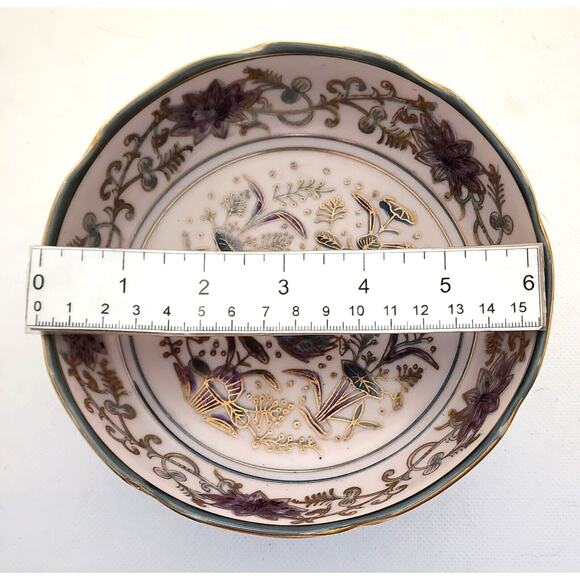 TRINKET DISH-ANDREA BY SADEK-Japan-Gold Outlined Design-Swan-Purple-Scalloped - Picture 11 of 12